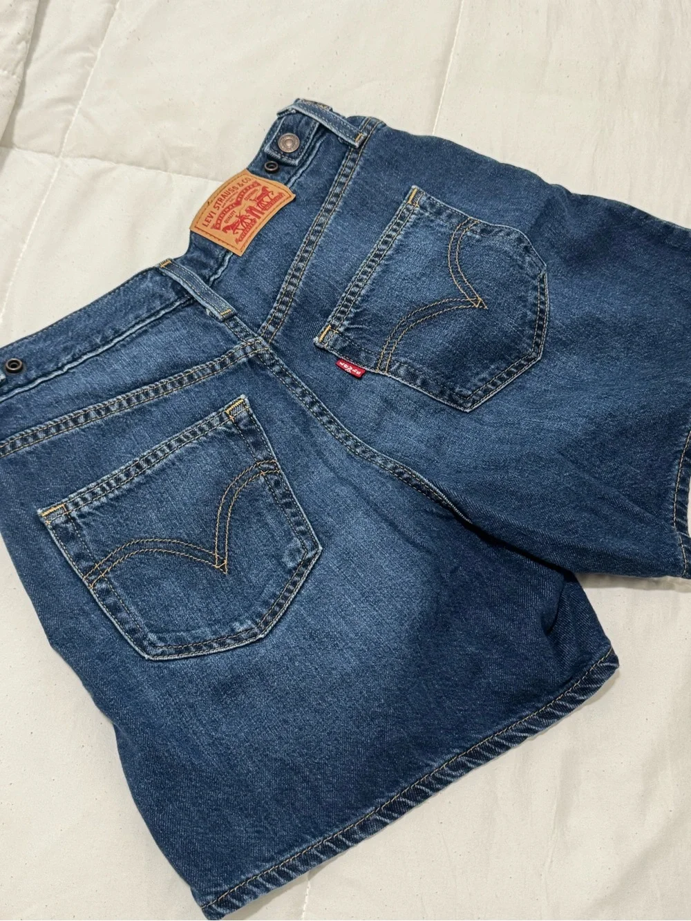Levi’s Cinch shorts Women's Dark Blue Denim Jean Shorts